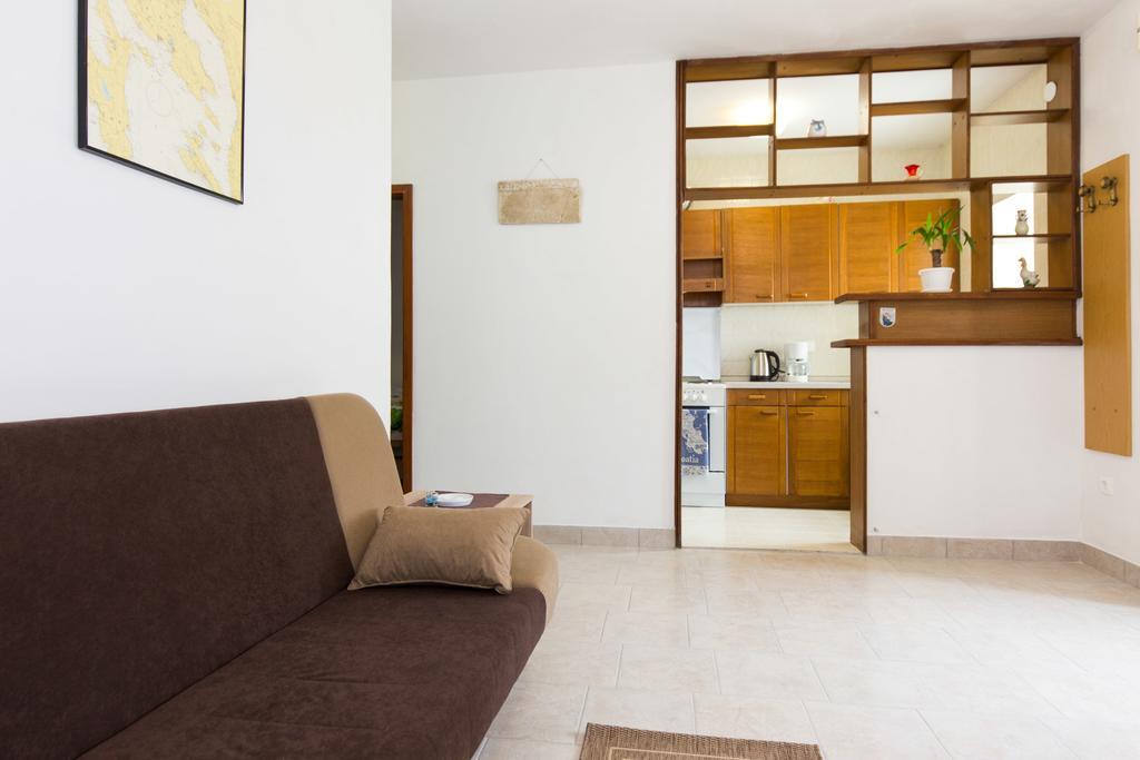 Holiday Home Mery By El-Pi Tours Malinska Zewnętrze zdjęcie