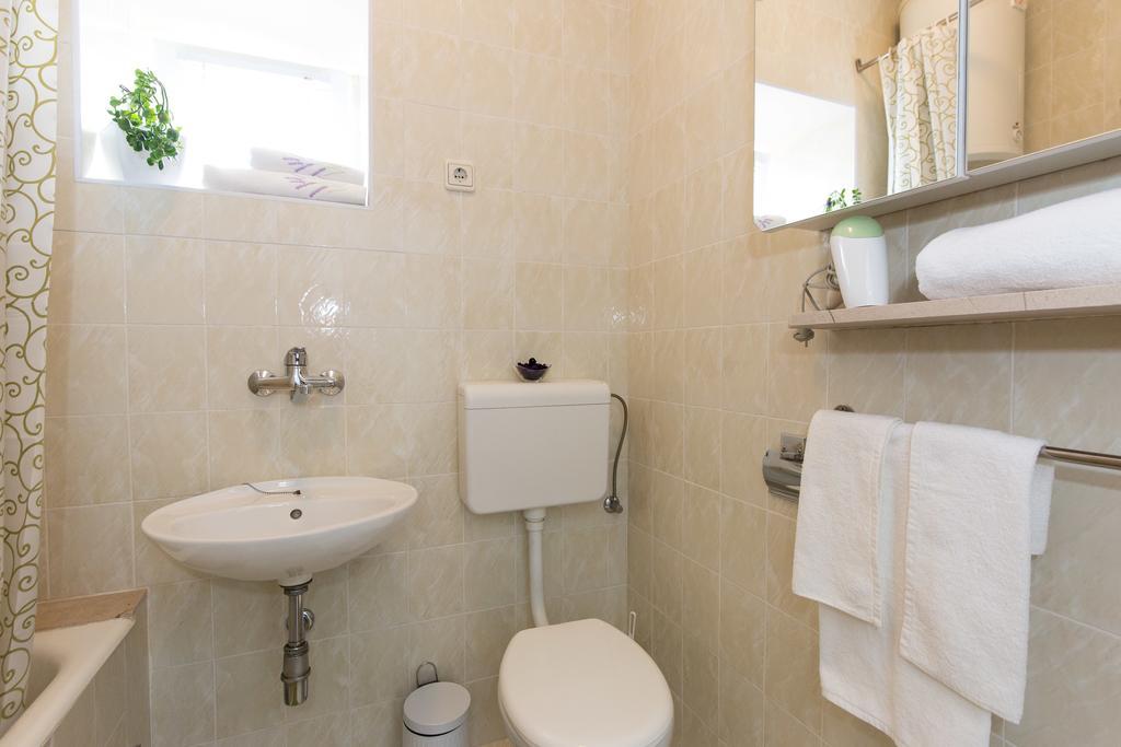 Holiday Home Mery By El-Pi Tours Malinska Zewnętrze zdjęcie